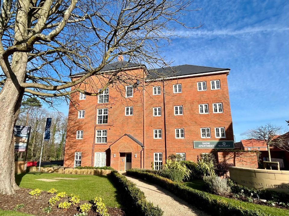 Property photo 1 of 13 Image00042
