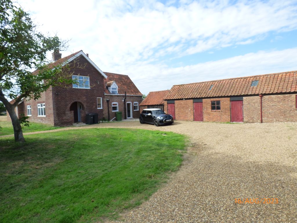 Property photo 1 of 32