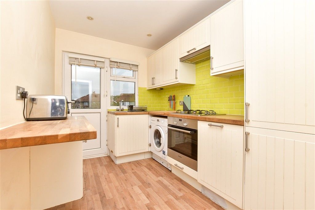 Property photo 1 of 9 Kitchen