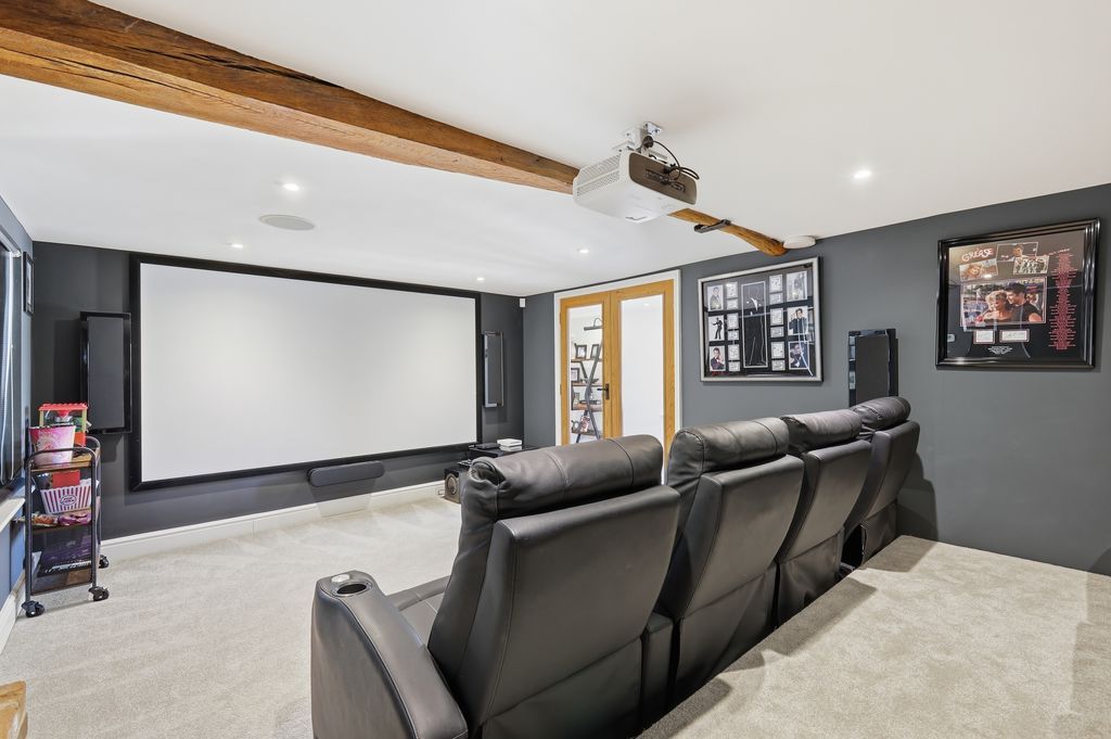 Additional image 10 of 5 bed barn conversion for saleThe Barn, Church Street, Billericay CM11