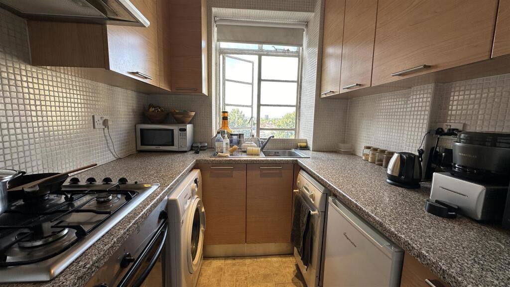 Property photo 3 of 8