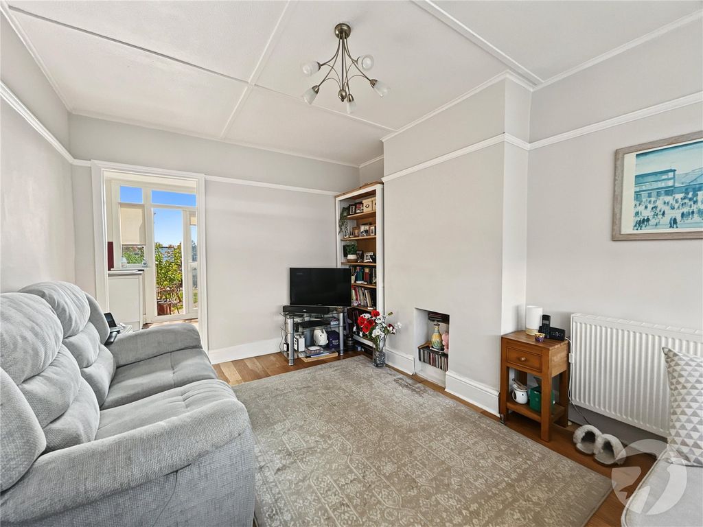 Property photo 3 of 19 Picture No. 11