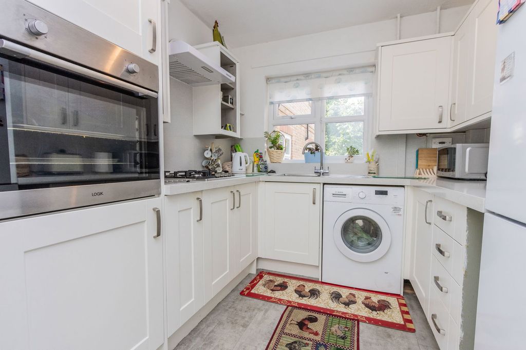 Property photo 3 of 5