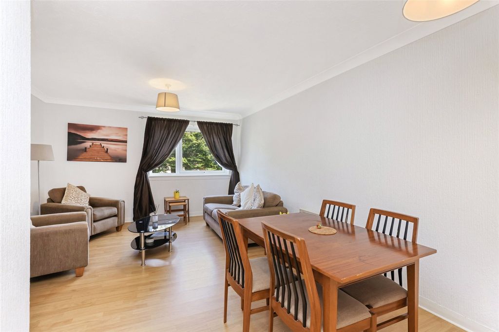 Property photo 3 of 24 Picture No. 04