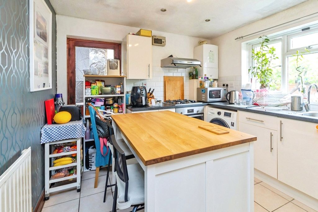 Property photo 3 of 17 Photo