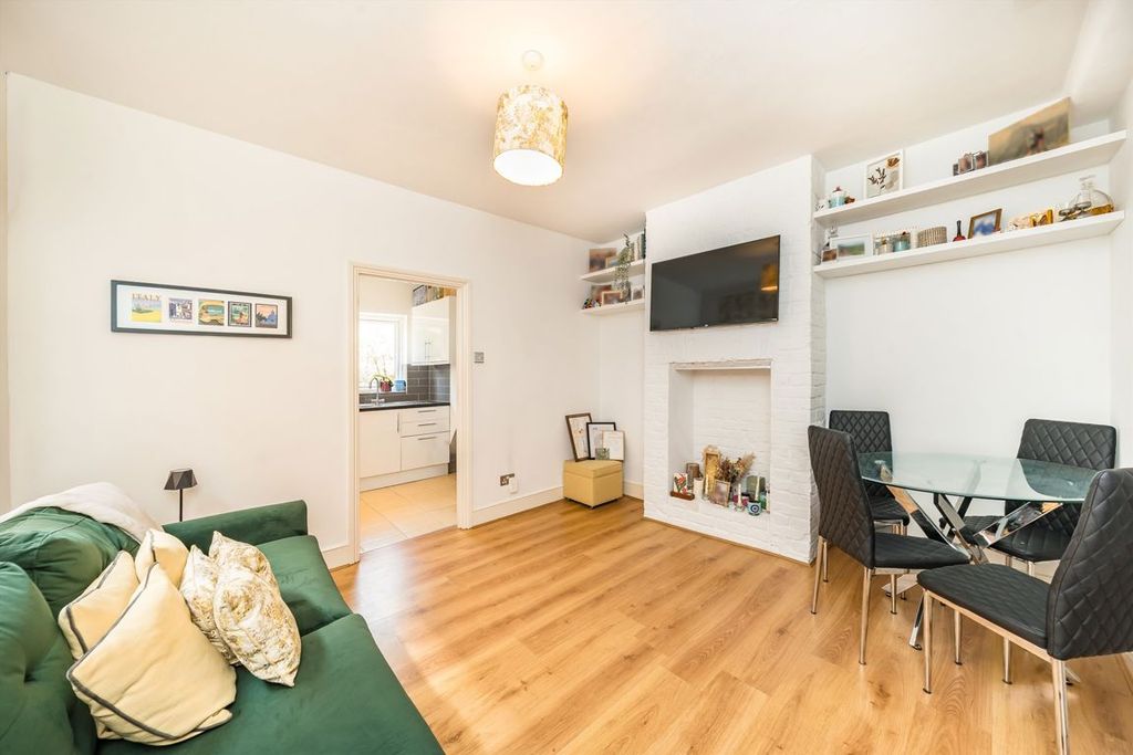 Property photo 2 of 7