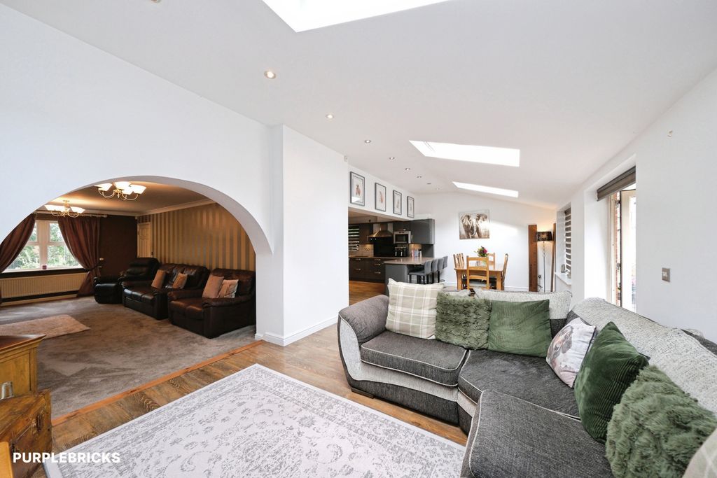 Property photo 2 of 48