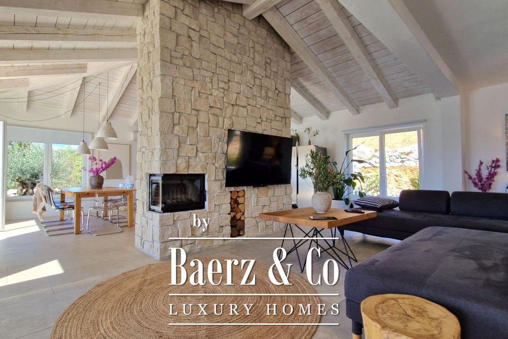 Property photo 3 of 27