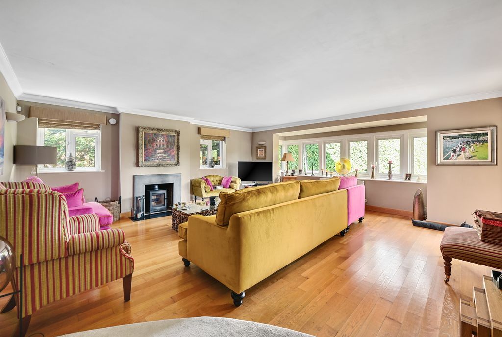 Property photo 2 of 15 Charleswood (3)