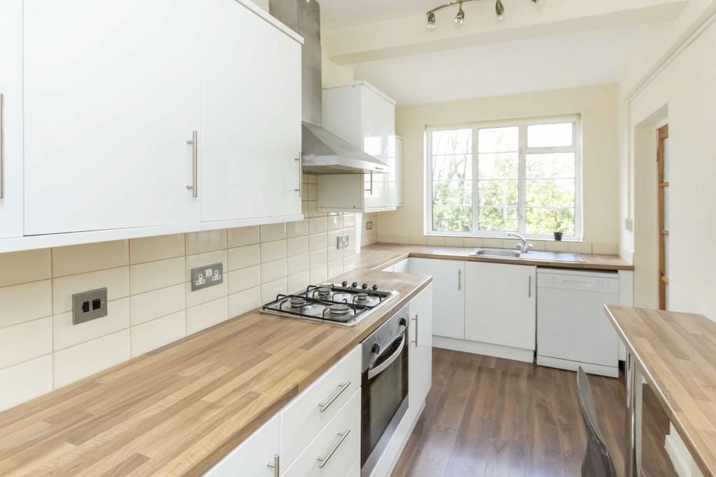 Property photo 2 of 4