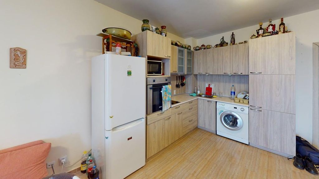 Property photo 3 of 18