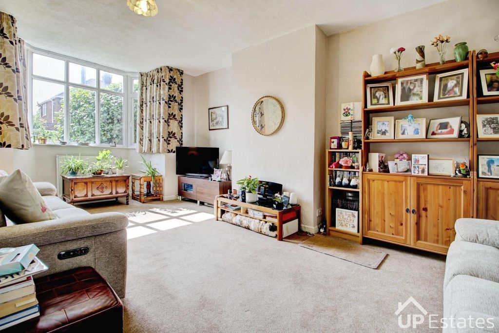 Property photo 3 of 32