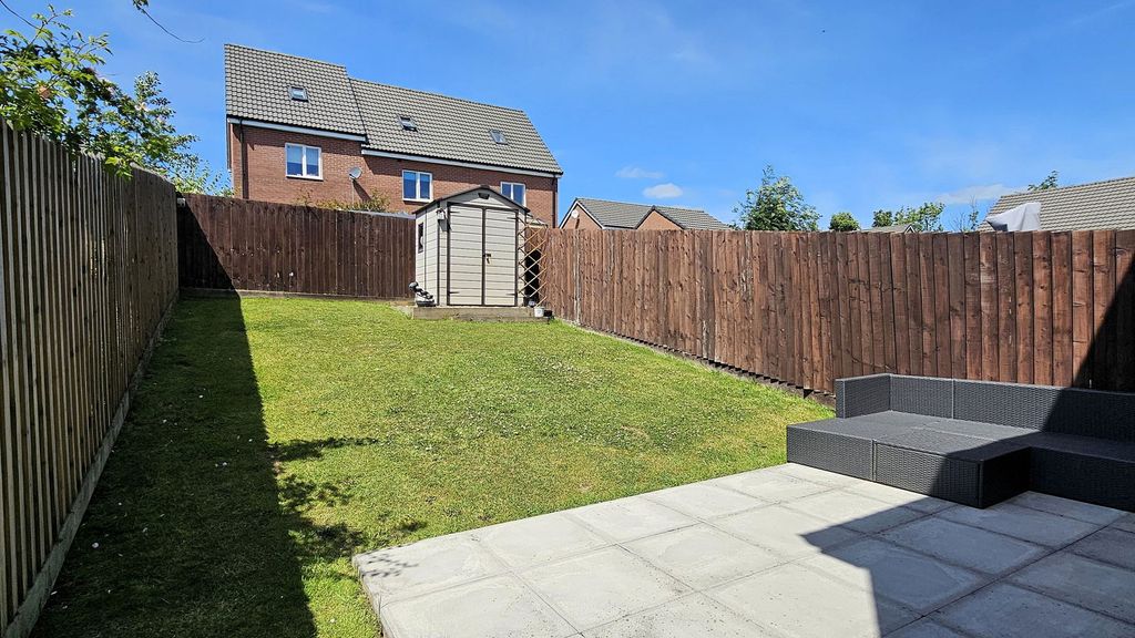 Property photo 2 of 19