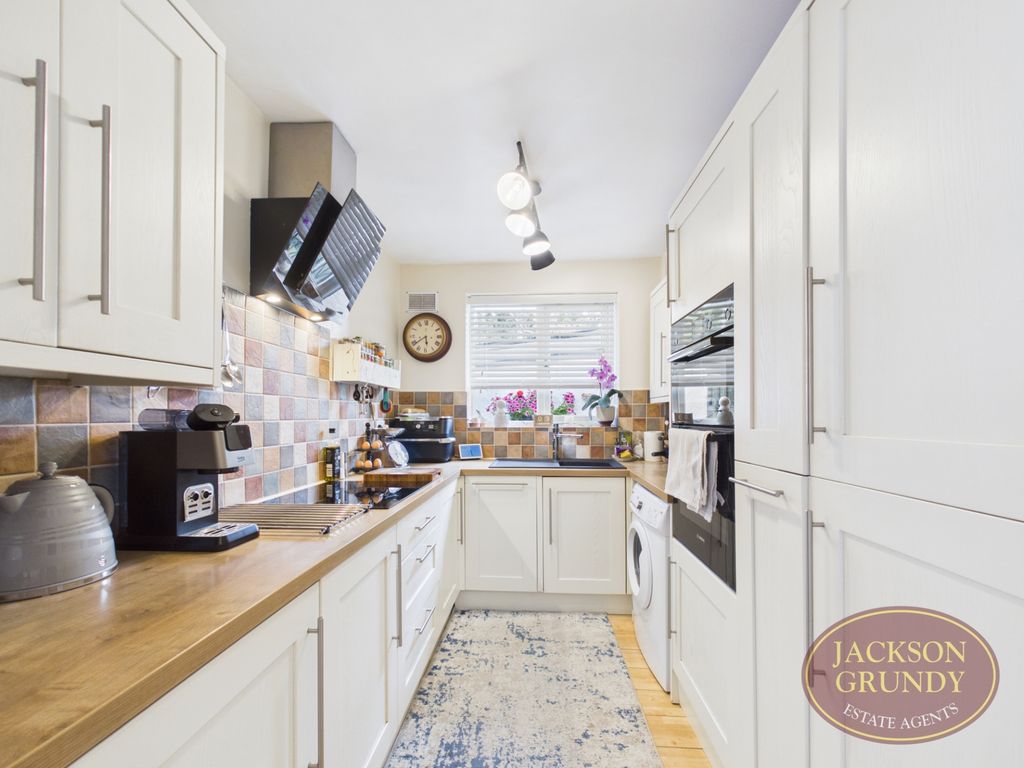 Property photo 2 of 15 Charnwood Avenue