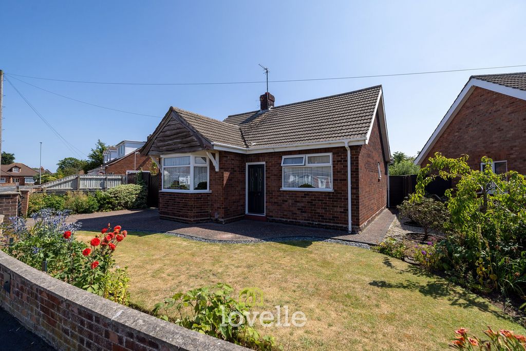 Property photo 1 of 28