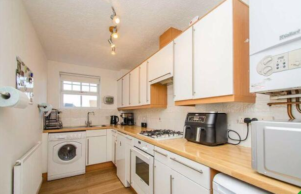 Property photo 2 of 8