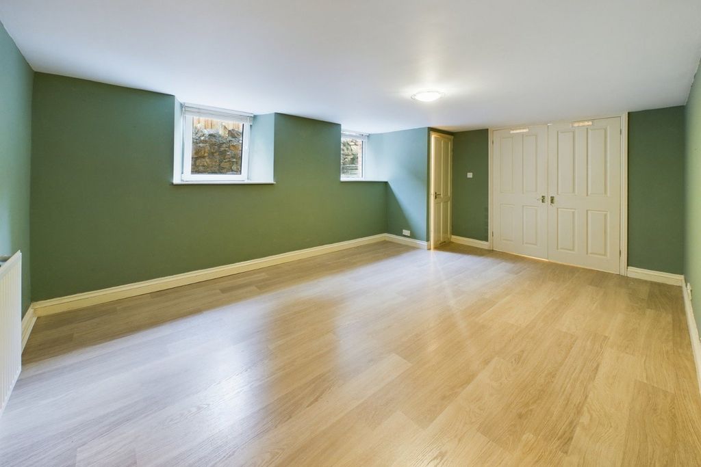 Property photo 3 of 11 Picture No. 23