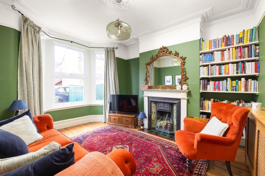 Property photo 3 of 27 Char6046.Jpg