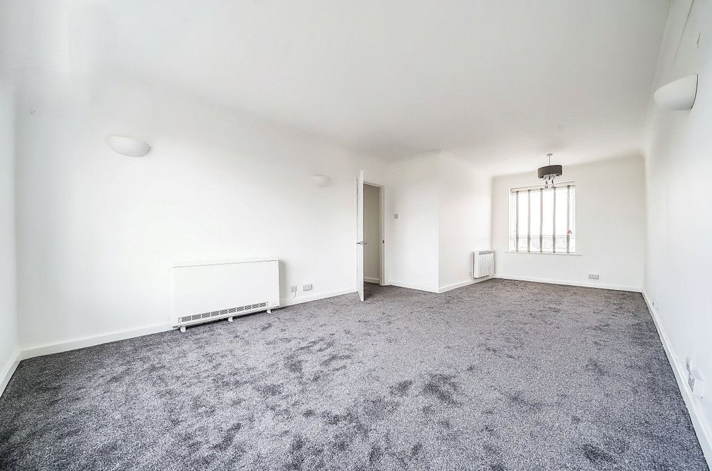Property photo 2 of 10 Picture No. 15