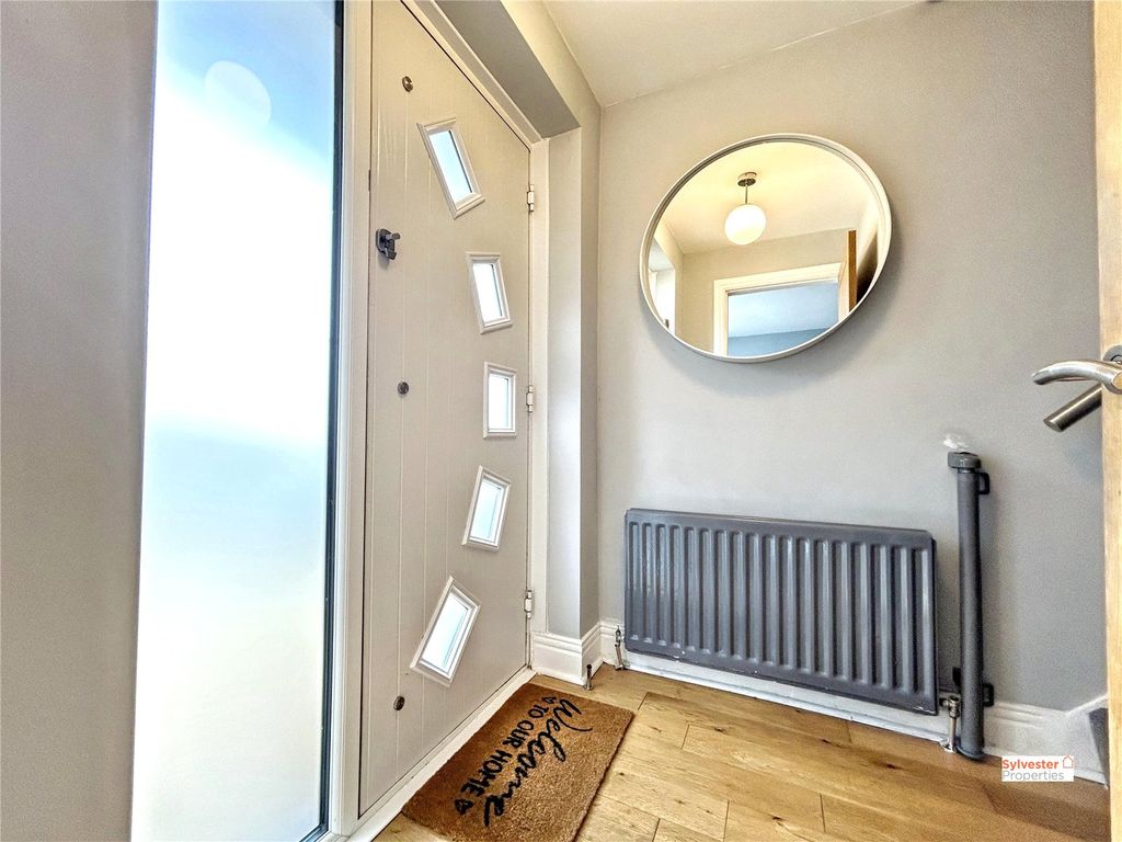 Property photo 3 of 19 Picture No. 12