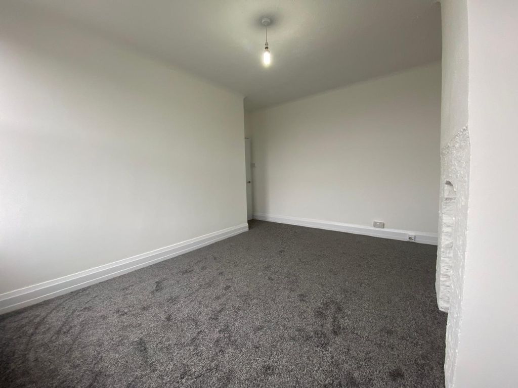 Property photo 2 of 11 4615792