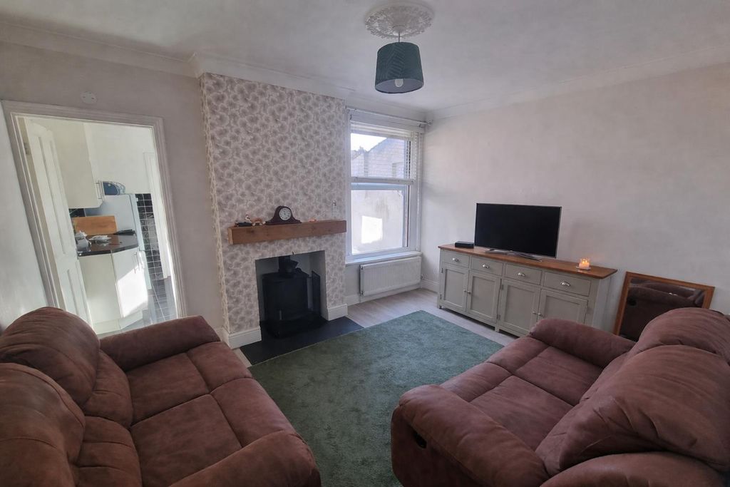 Property photo 3 of 9 Living Room