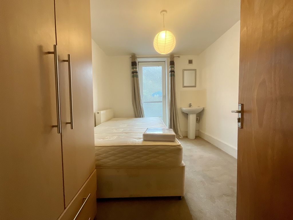 Property photo 1 of 20 A Bright, Well-Maintained Master Bedroom Featuring...