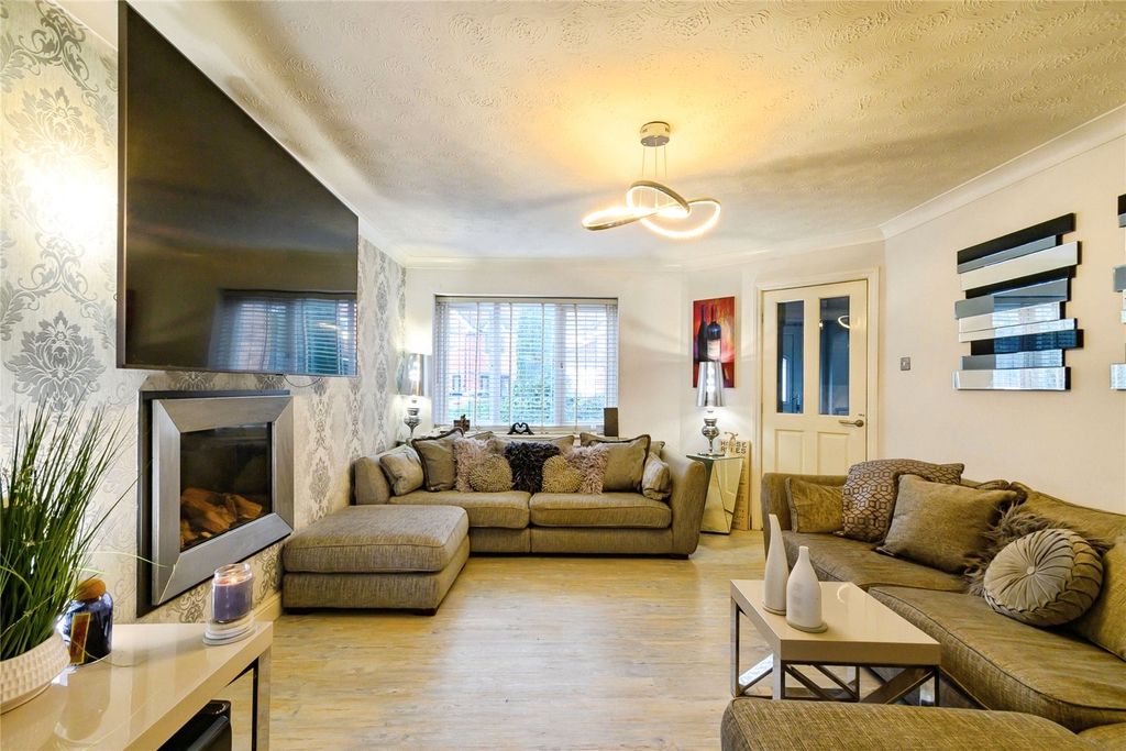 Property photo 2 of 26 Picture No. 15