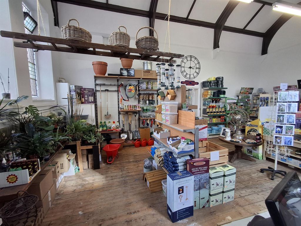 Property photo 3 of 10 Photo 2