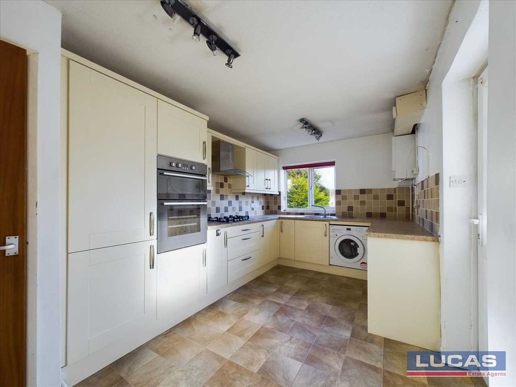 Property photo 3 of 22