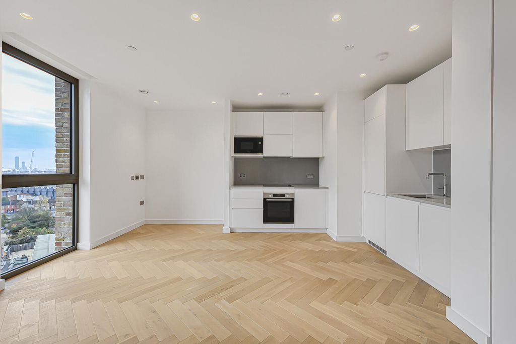 Property photo 1 of 10 Kitchen