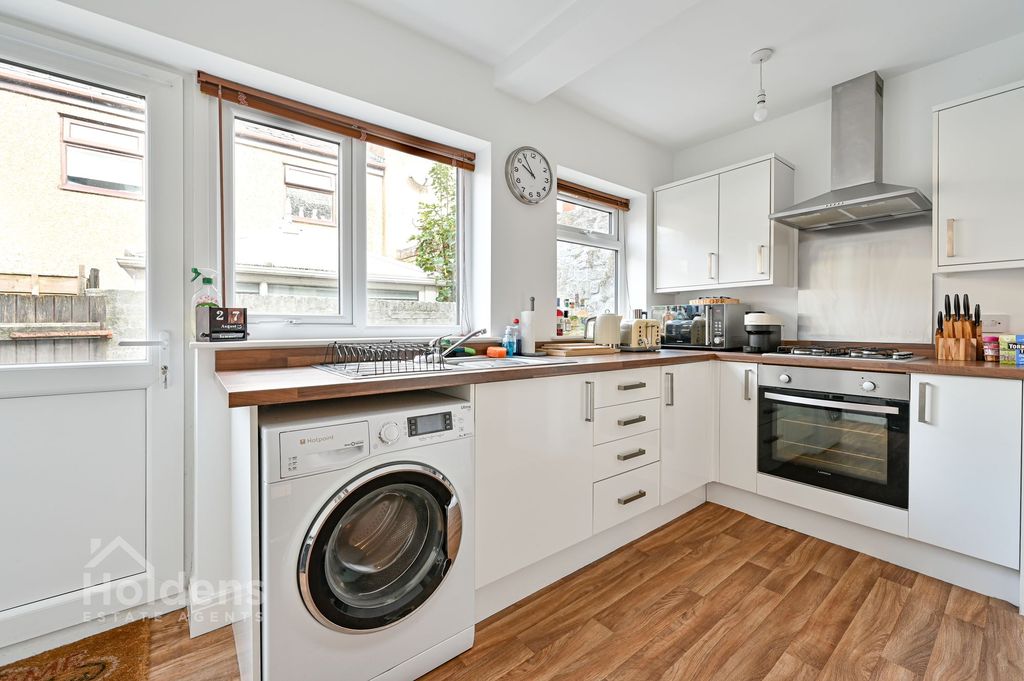 Property photo 2 of 16