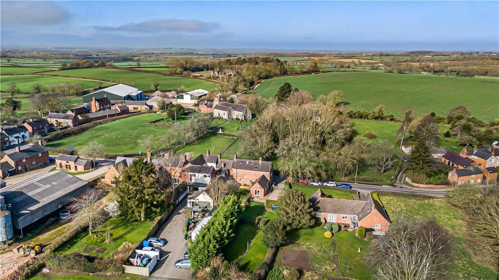 Property photo 3 of 33 Picture 3