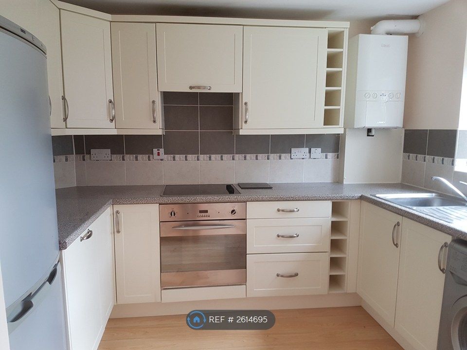 Property photo 2 of 10 Kitchen