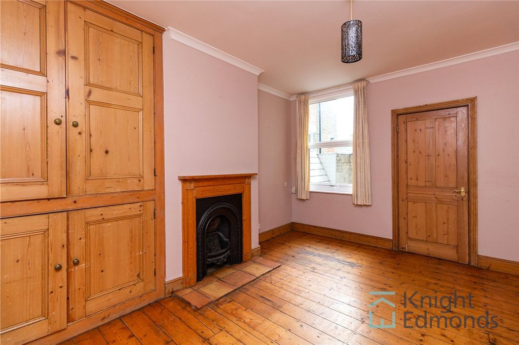 Property photo 3 of 16 Dining Room