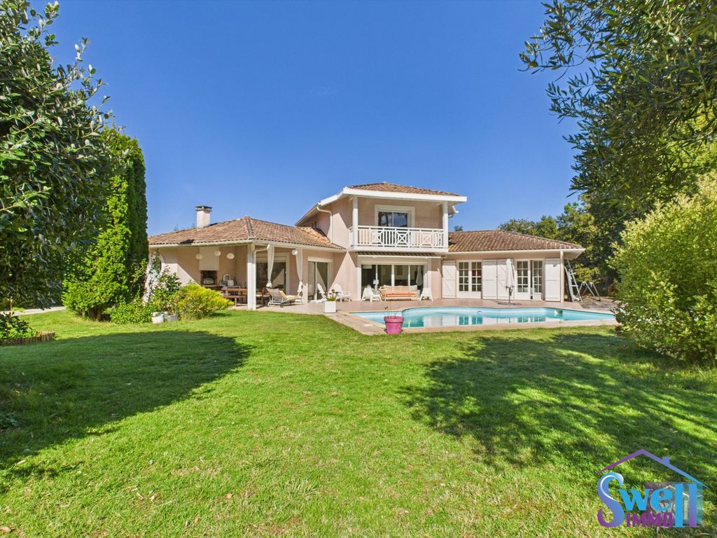Property photo 1 of 23 Architect-Designed Villa T6, 210 m² On 2000 m² Of Enclosed Garden With Pi