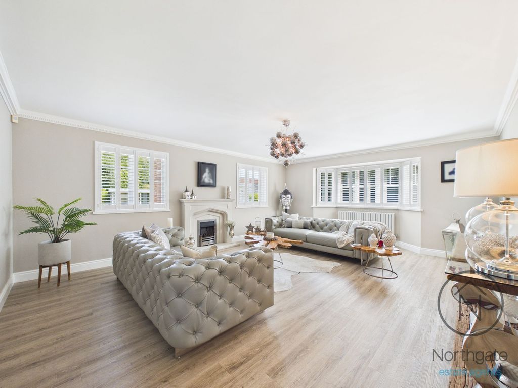 Property photo 2 of 48