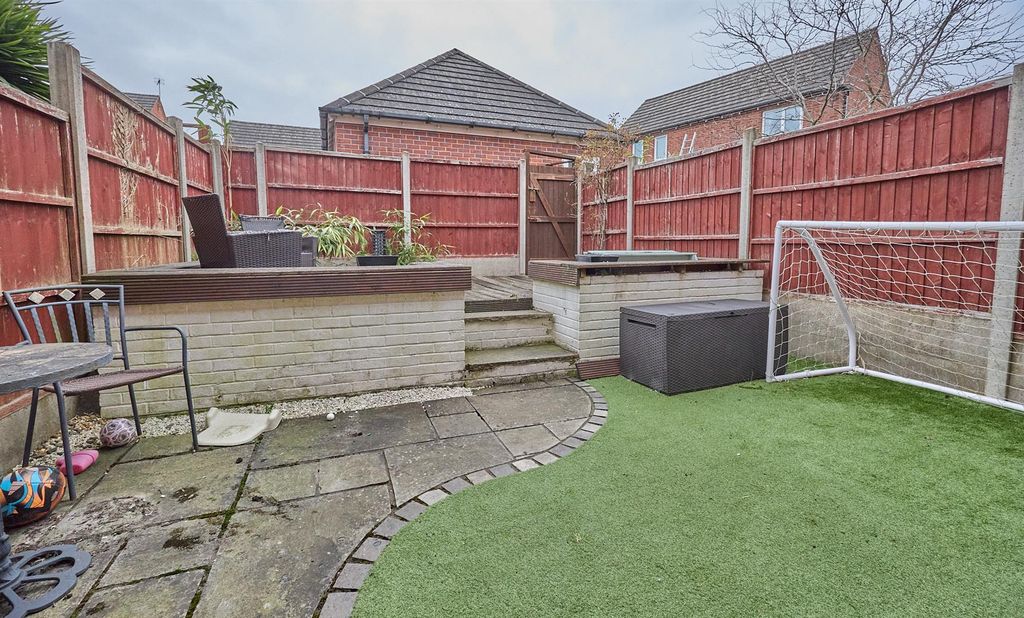 Property photo 3 of 17 Outside