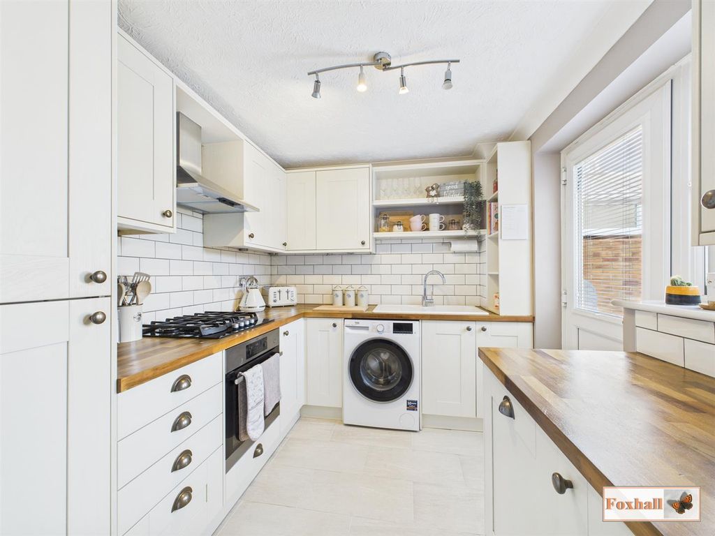 Property photo 3 of 22 Kitchen