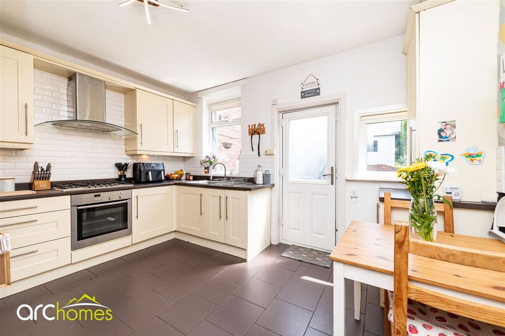 Property photo 3 of 27 Castle Hill-5.Jpg