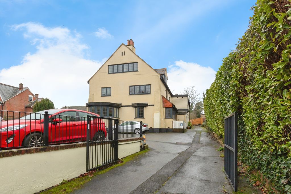 Property photo 2 of 12