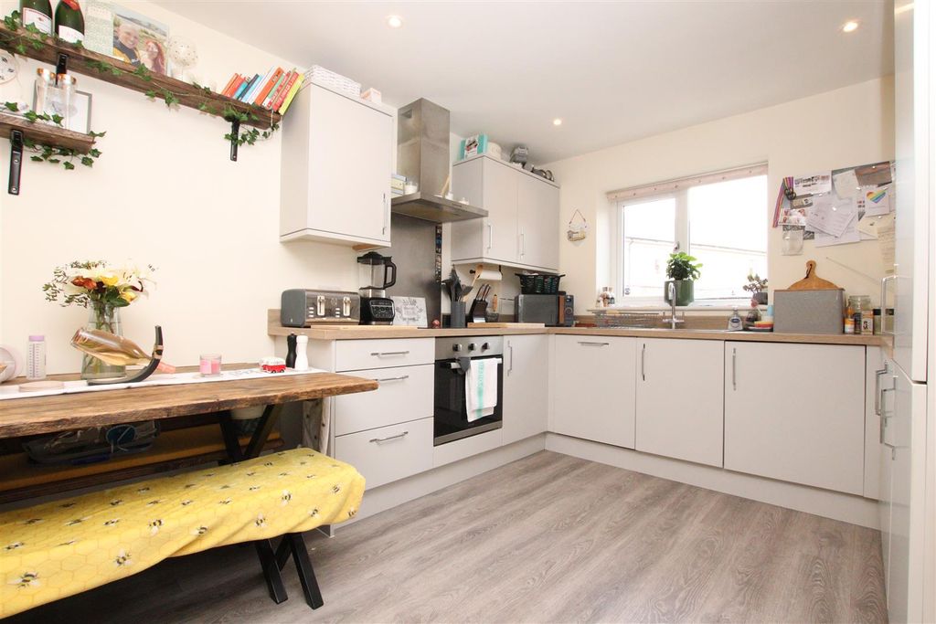 Property photo 3 of 9 Kitchen Dining Room.Jpg
