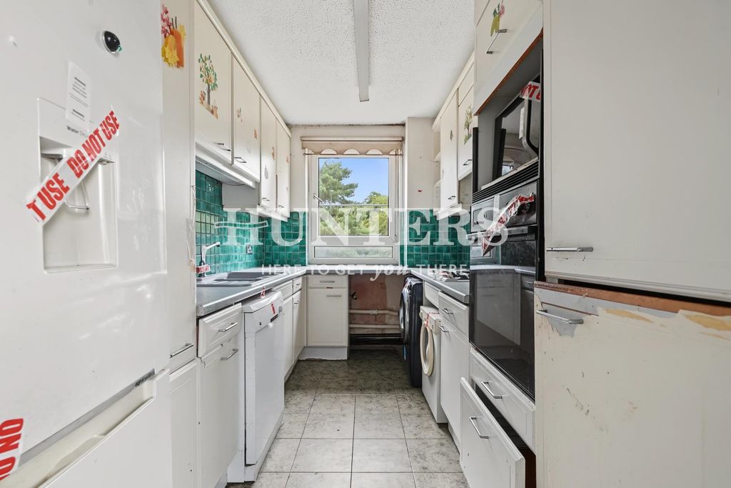 Property photo 1 of 7 Kitchen
