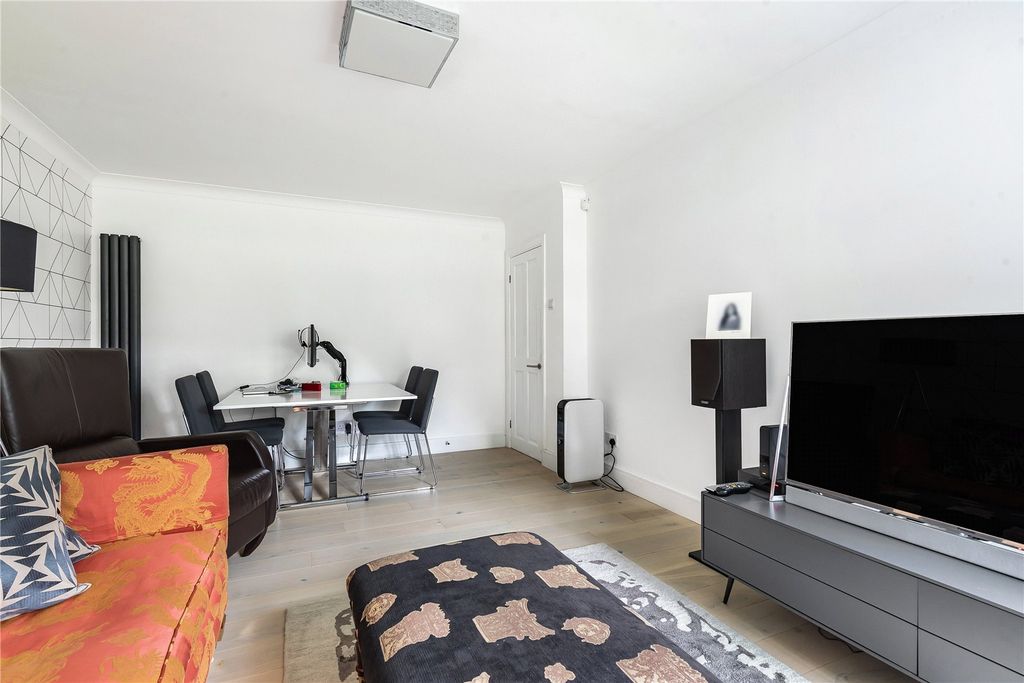 Property photo 3 of 17 Picture No. 10