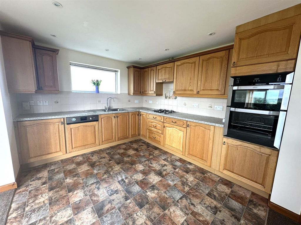 Property photo 2 of 23 Kitchen/ Diner