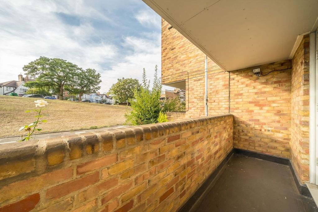 Property photo 3 of 4