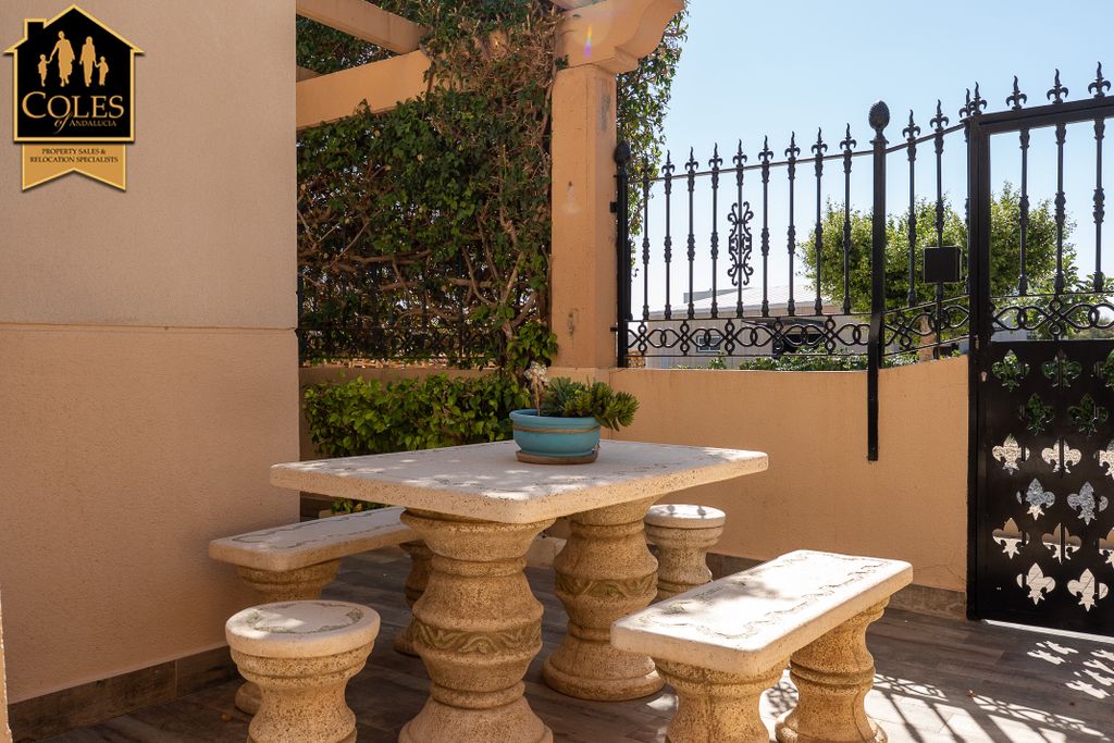 Property photo 3 of 39