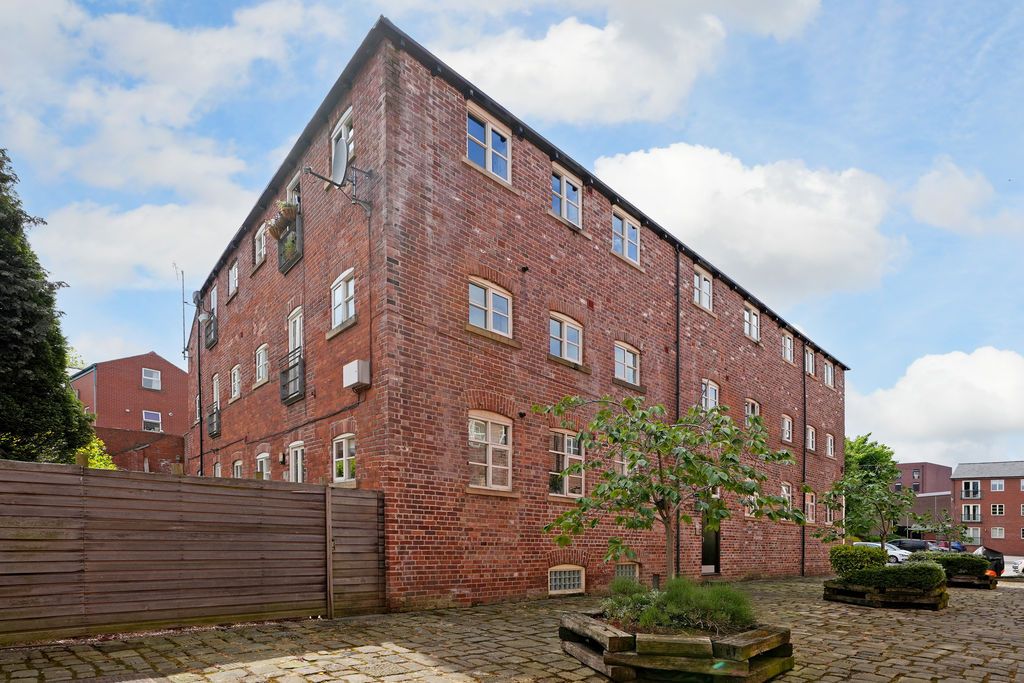 Property photo 1 of 24 Borough Mews