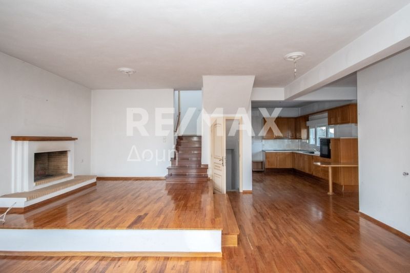 Property photo 3 of 25