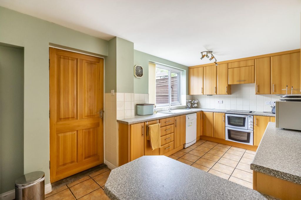 Property photo 2 of 12 Kitchen